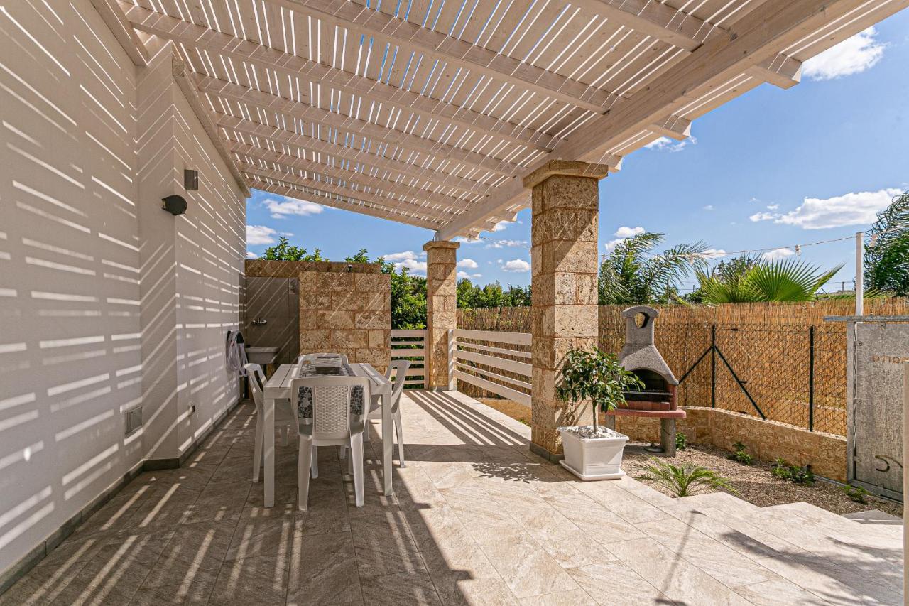 Resort Almaredamarra Con Piscina E Idromassaggio Sul Mare Торре-Сан-Джованні-Удженто Екстер'єр фото