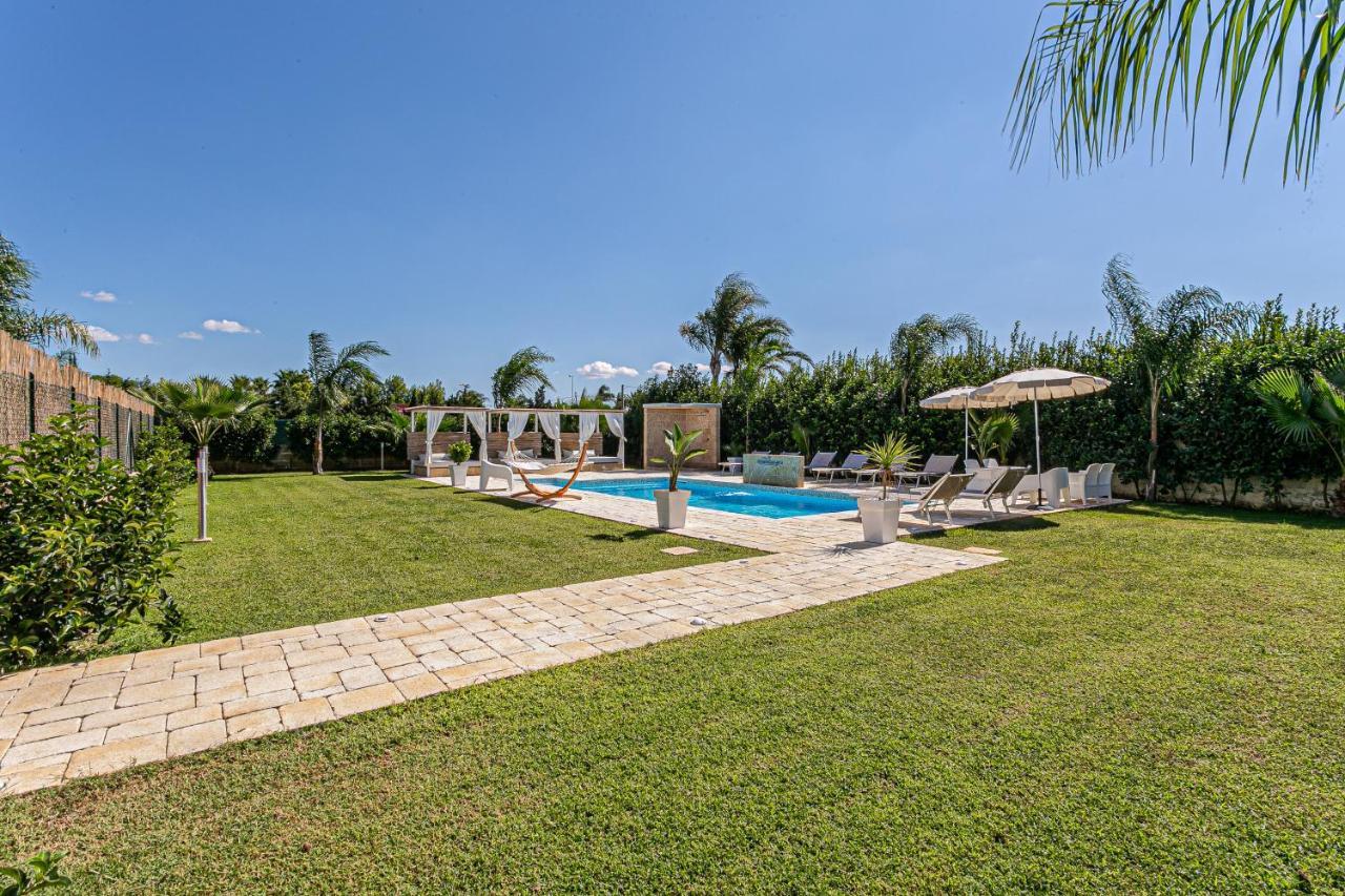 Resort Almaredamarra Con Piscina E Idromassaggio Sul Mare Торре-Сан-Джованні-Удженто Екстер'єр фото