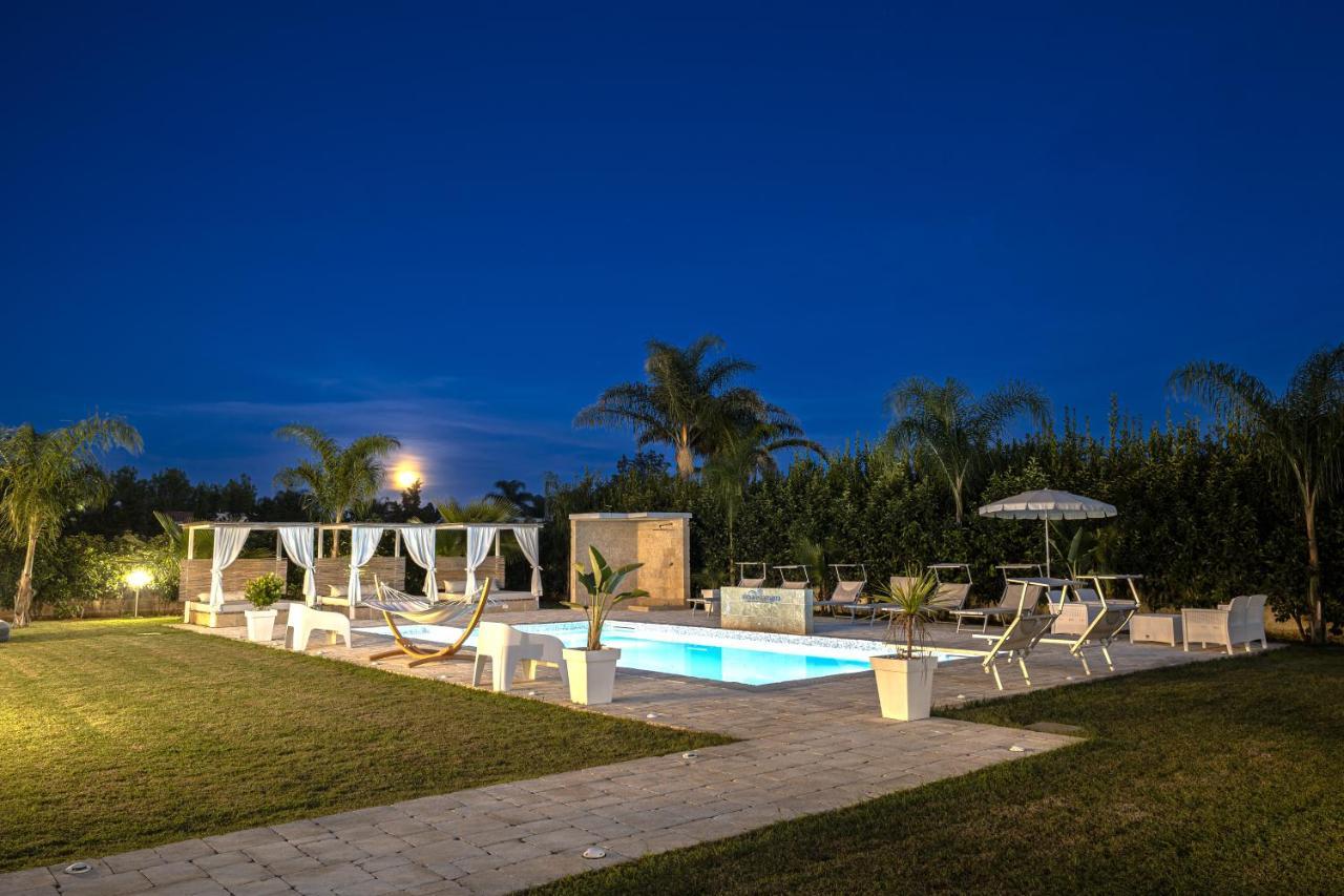 Resort Almaredamarra Con Piscina E Idromassaggio Sul Mare Торре-Сан-Джованні-Удженто Екстер'єр фото