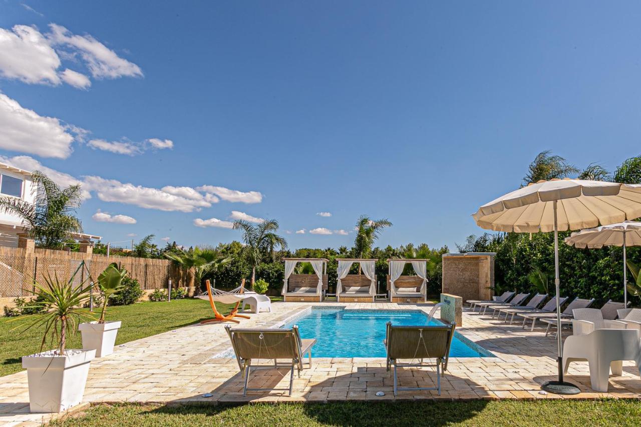 Resort Almaredamarra Con Piscina E Idromassaggio Sul Mare Торре-Сан-Джованні-Удженто Екстер'єр фото