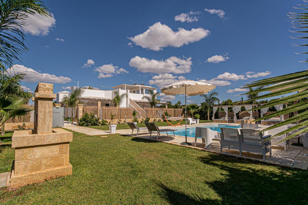 Resort Almaredamarra Con Piscina E Idromassaggio Sul Mare Торре-Сан-Джованні-Удженто Екстер'єр фото
